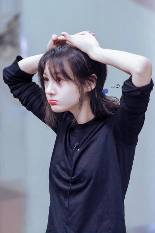 华体会平台-女队新秀速度惊人 游进前四，新秀女团是真的吗