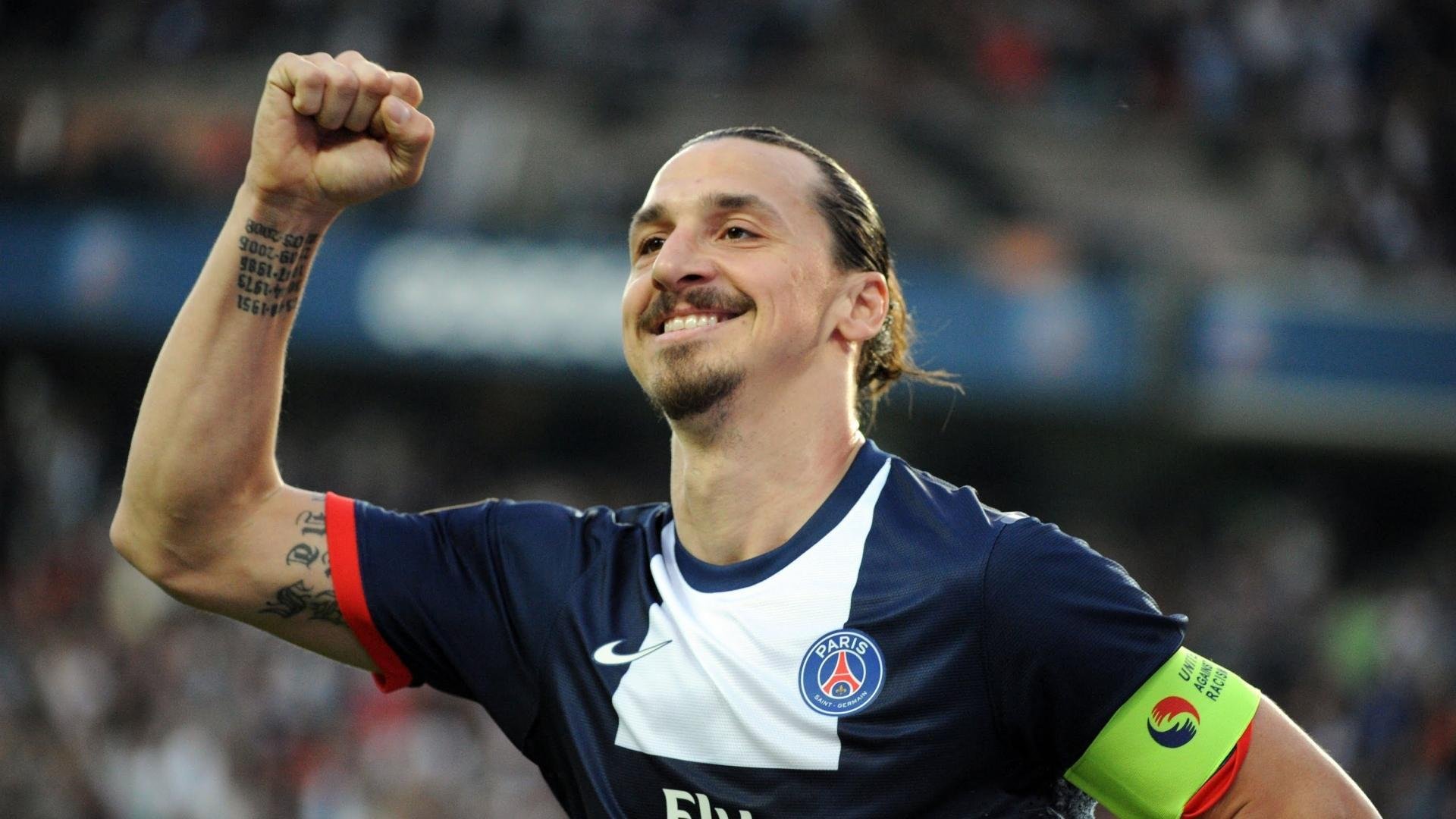 -校园足球组织足球节庆日打造校园体育文化场景,开展校园足球活动