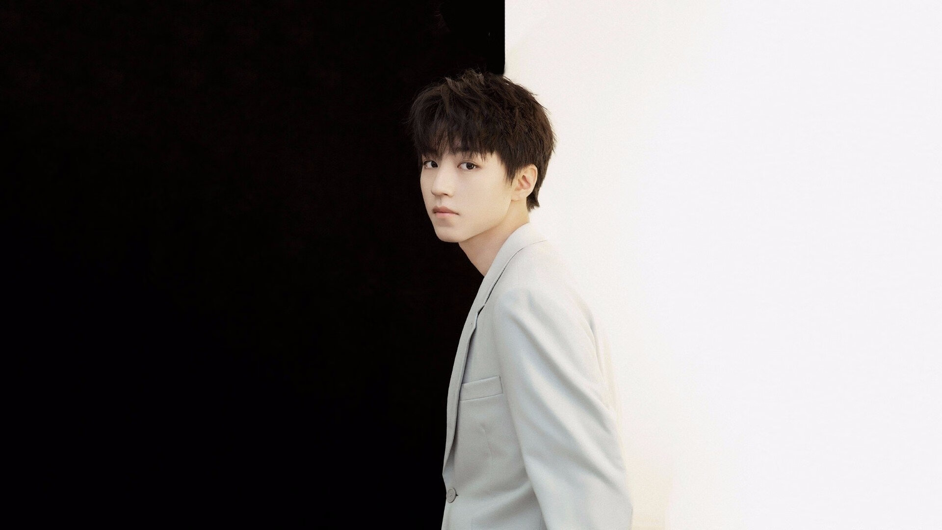 华体会app注册-Hernandez 防守关键时刻表现抢眼，hernandez球员